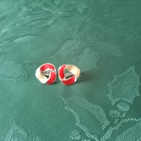 Jewelry - Vintage red and white enamel clip-on earrings like new